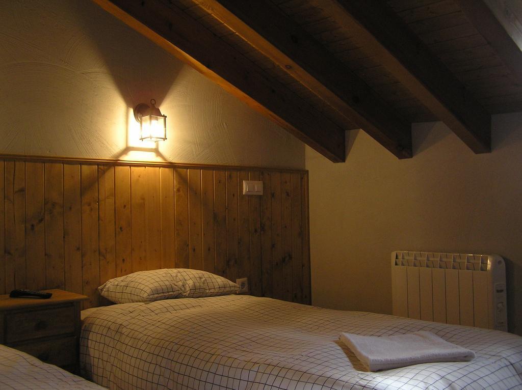 Hostal Rural Las Cuatro Calles Сан-Мартин-дель-Пимпольяр Экстерьер фото